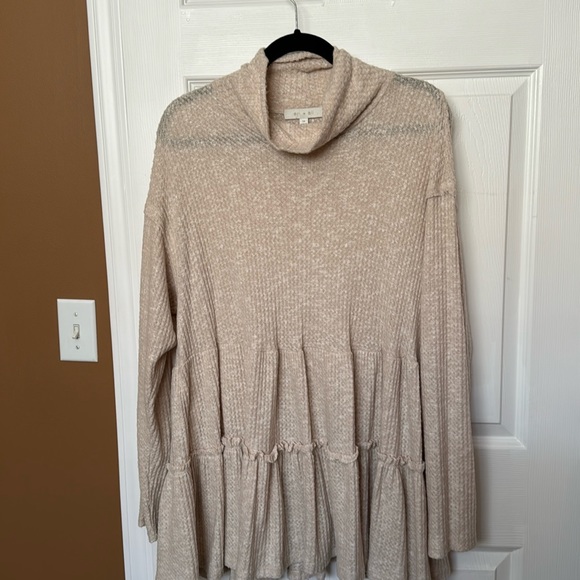 Anthropologie Eri & Ali Brontë babydoll tiered tunic waffle thermal knit top - Picture 2 of 4
